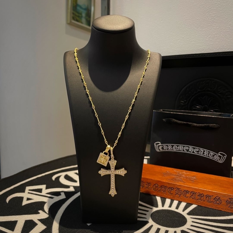 Ch**me He**ts necklaces